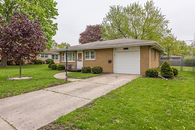 1st image of 1310 Amber Dr