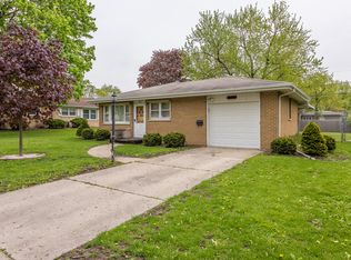 1310 Amber Dr, Montgomery, IL 60538