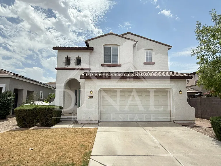 1275 E Marcella Ln — Photo 2