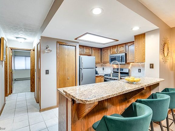 5th image of 558 Meredith Ln