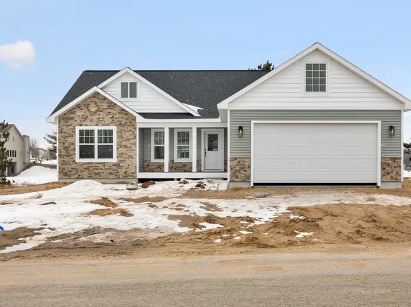 4736 Owl View Dr, Traverse City, MI 49685