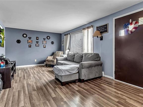 3rd image of 404 George Urban Blvd