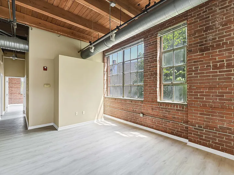 SoHo Lofts — Photo 19