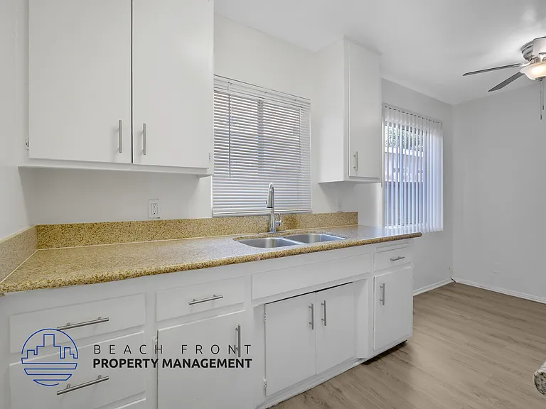 830 N Acacia St — Photo 2