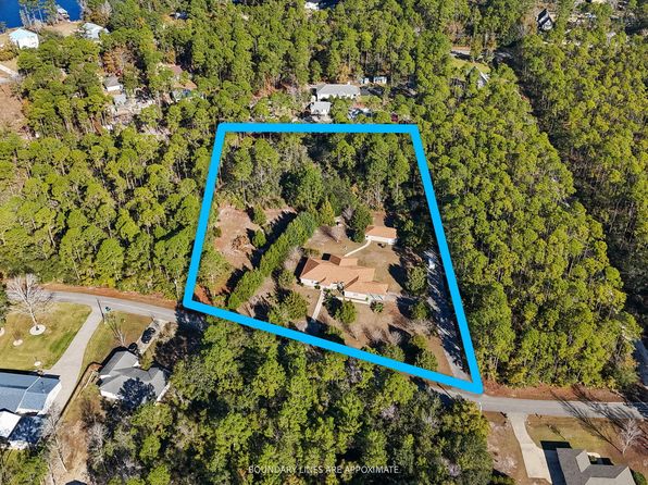 895 Mallet Bayou Rd, Freeport, FL 32439