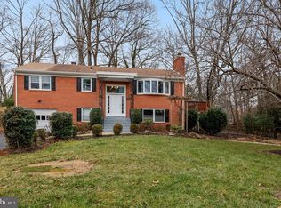 3002 Hunt Rd, Oakton, VA 22124