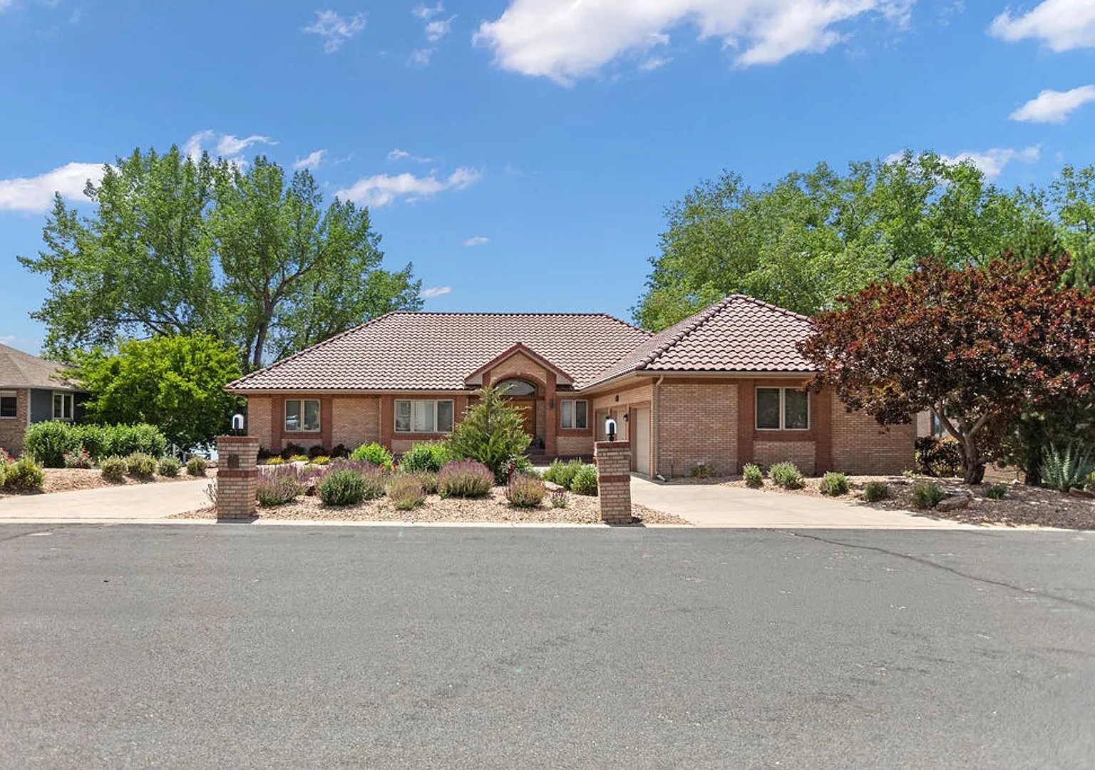 4 Bedroom 4 Bathroom Property on Boyd Lake — Photo 1