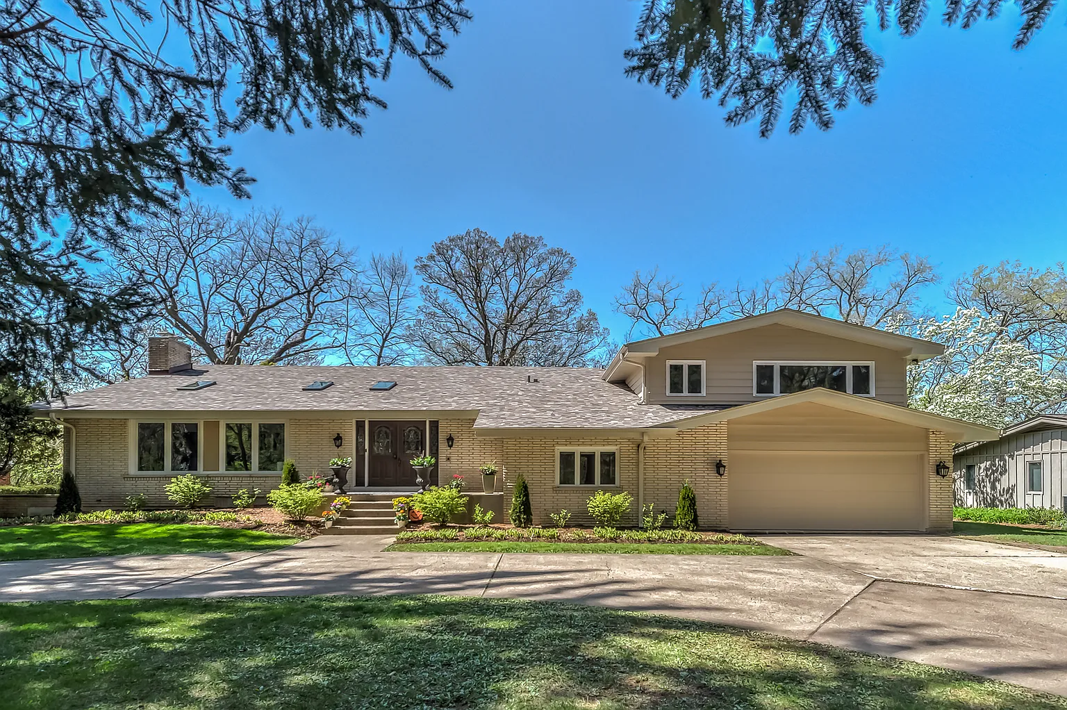 93 Lincolnshire Dr photo 1