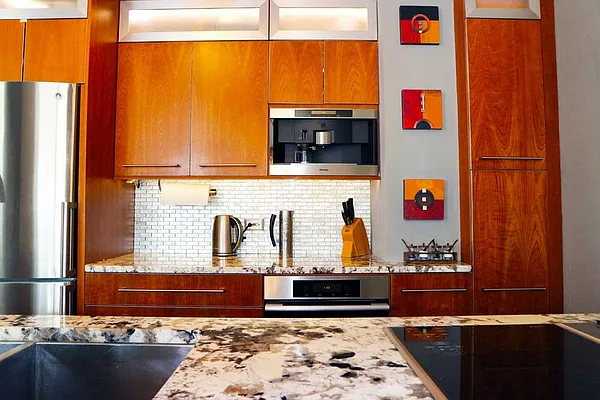 Rented by Barlavi Inc. | media 32