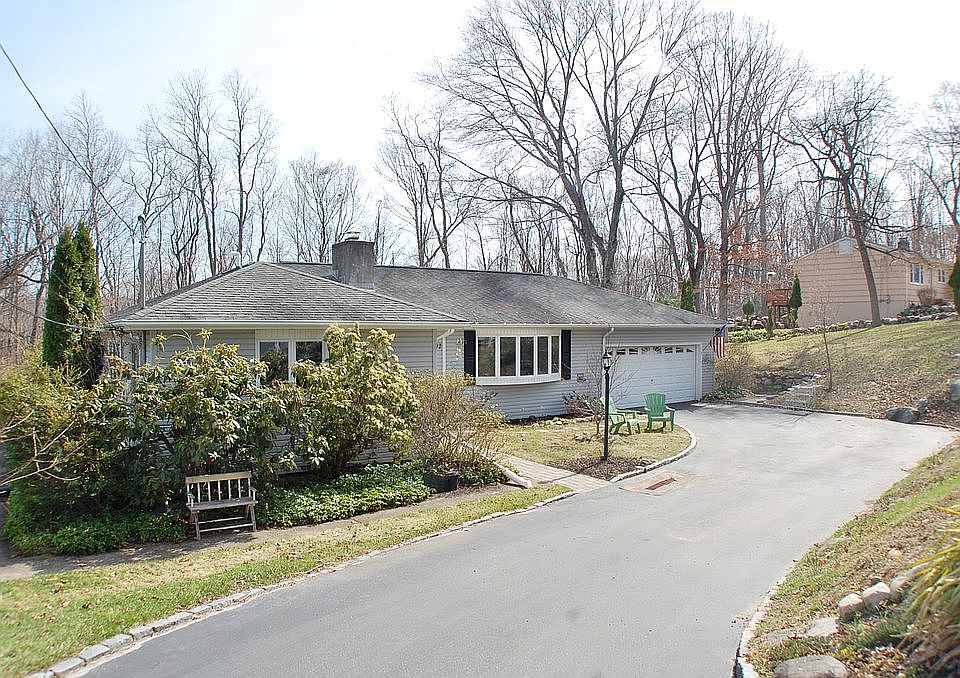 2nd image of 72 Circle Dr