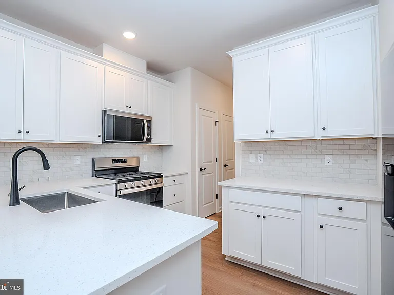 507 Reading Ct — Photo 15