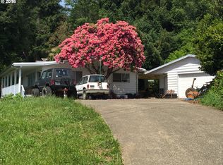 66678 Hummingbird Rd, North Bend, OR 97459