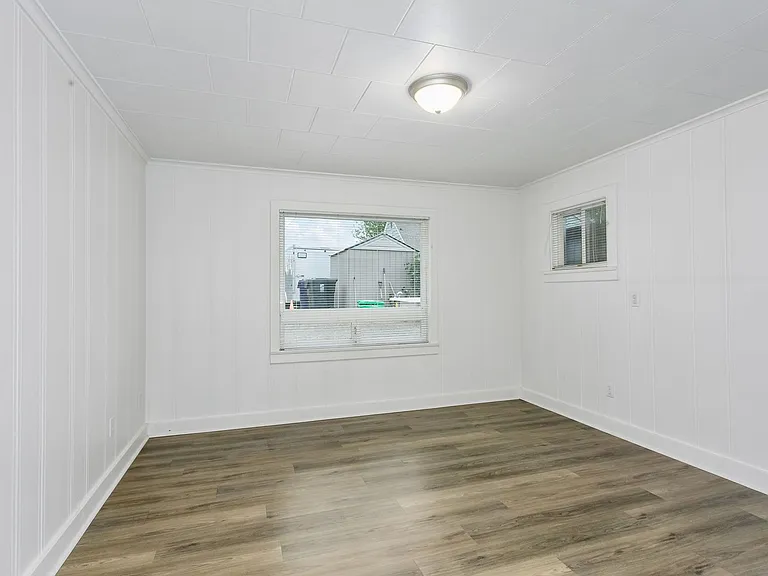 2125 S Adams St — Photo 22