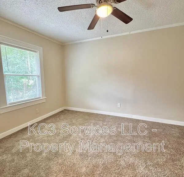 2215 E 81st St — Photo 14