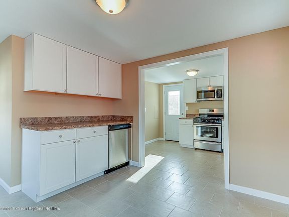 5th image of 525 Coolidge Ave