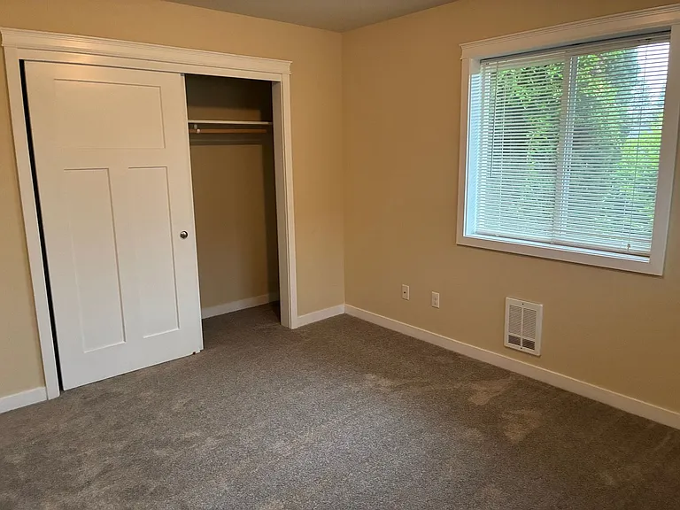 1235 E Fairhaven Ave — Photo 6