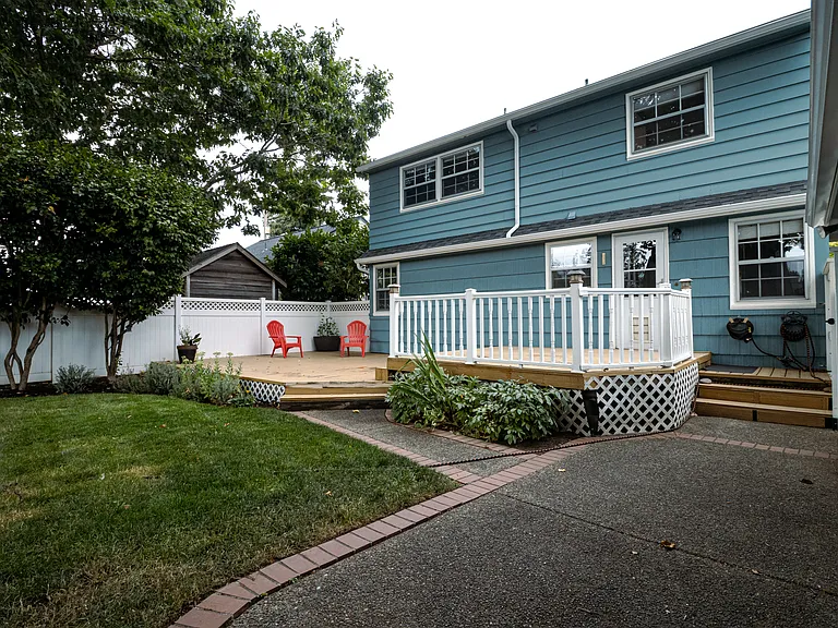 1527 NE 64th Ave — Photo 3