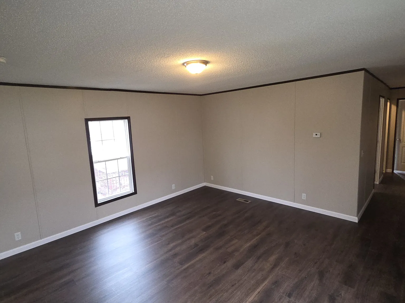3 bed, 1280 sqft, $1,350 — Photo 1
