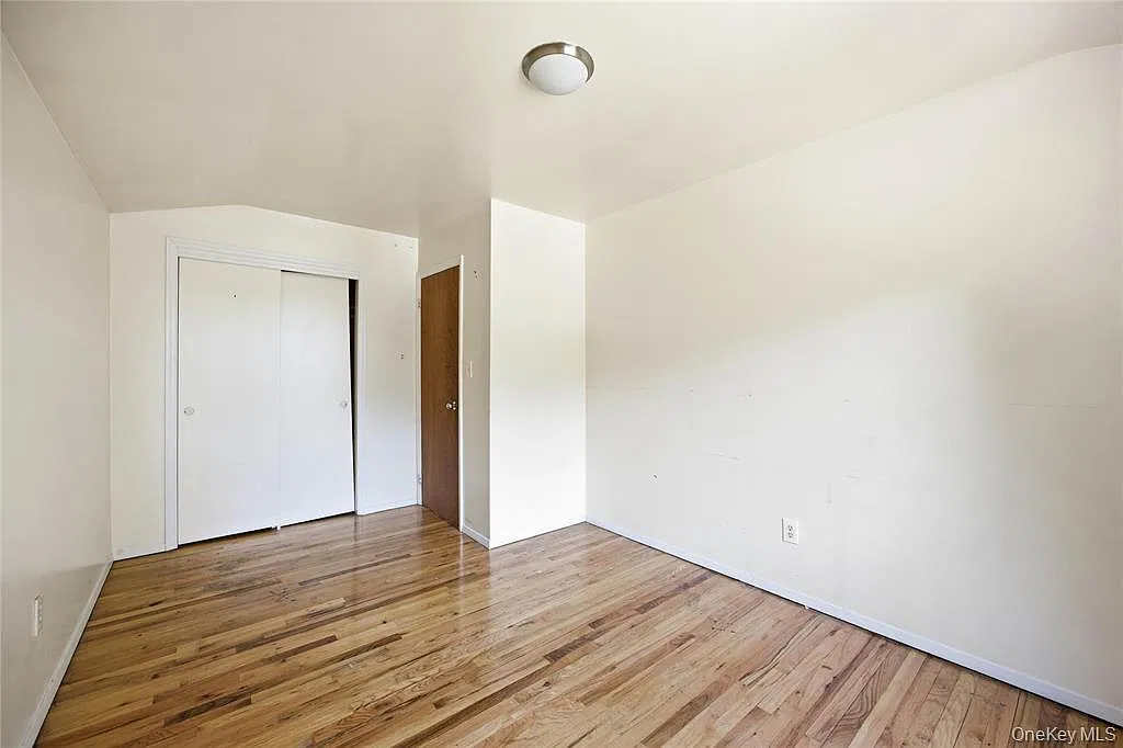 3 bed, 1.5 bath, 1840 sqft, $3,753 — Photo 4