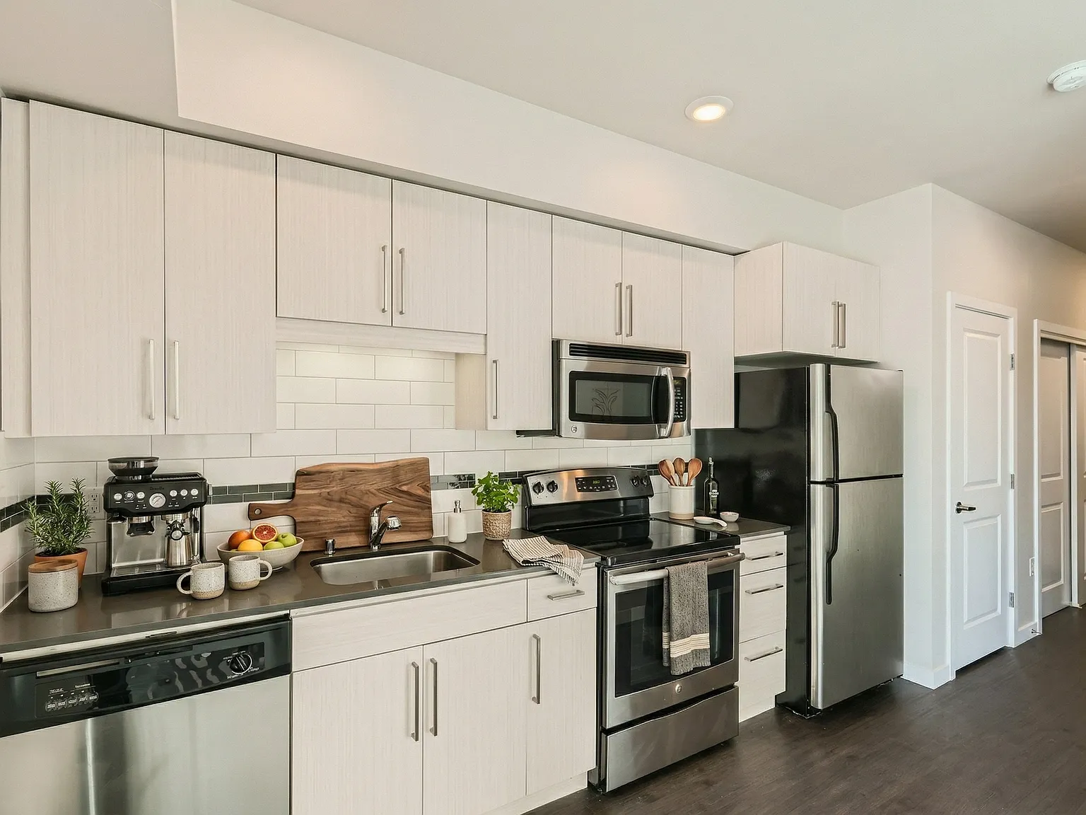 306 Queen Anne — Photo 4