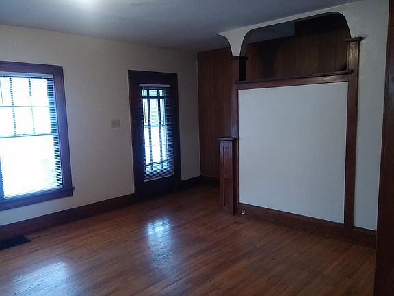 4th image of 174 E Hudson St