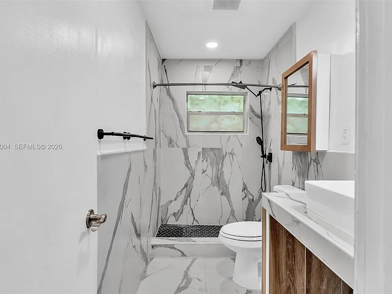 1517 NW 8th Ave #1517 — Photo 16