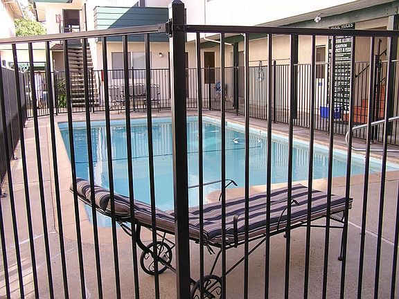 2nd image of 242 Grand Blvd APT 1