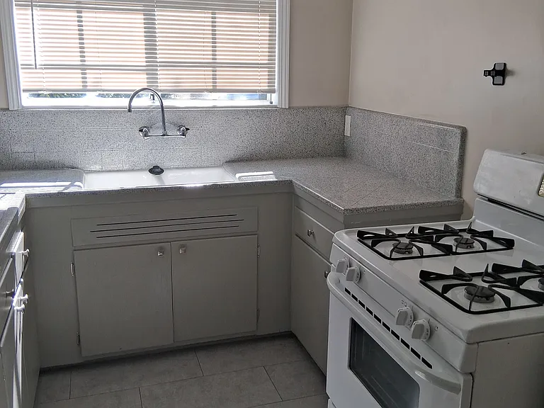 5852 David Ave — Photo 13