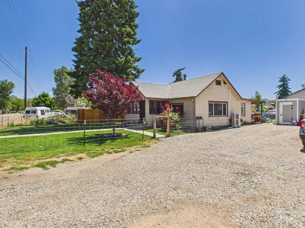 403 E 4th St, Emmett, ID 83617