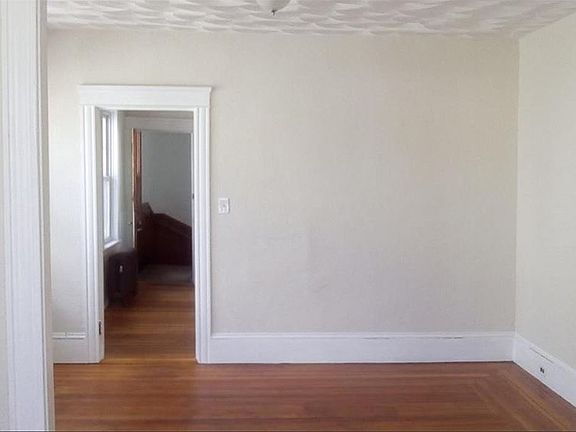 3rd image of 33 Beechwood Ave #1