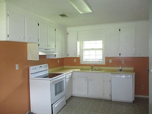 2nd image of 1011 Northside Dr E