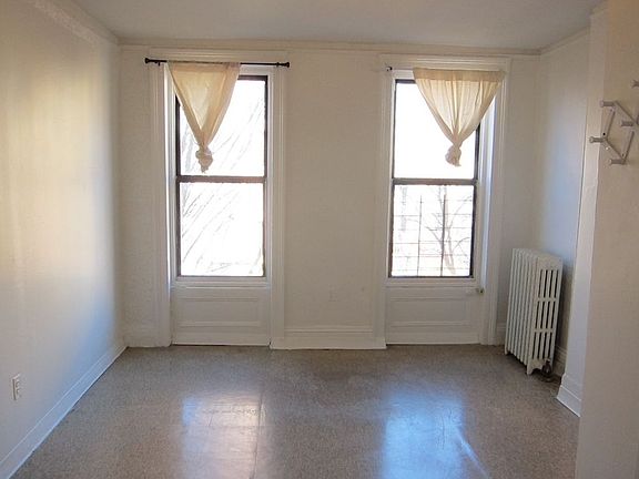 3rd image of 2168 2nd Ave APT 2A