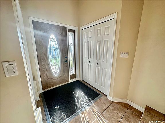 3rd image of 365 3rd Ave E