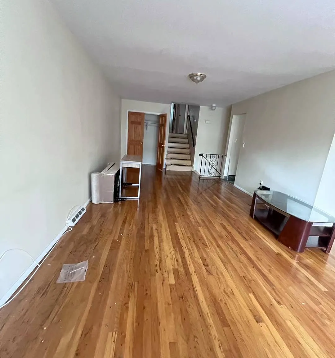 3 bed, 1300 sqft, $3,500 — Photo 2