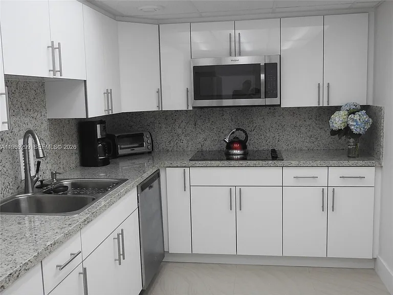 3901 S Ocean Dr #Penthouse 16Z — Photo 6
