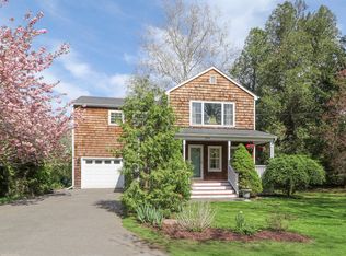 579 Old Mill Rd, Fairfield, CT 06824