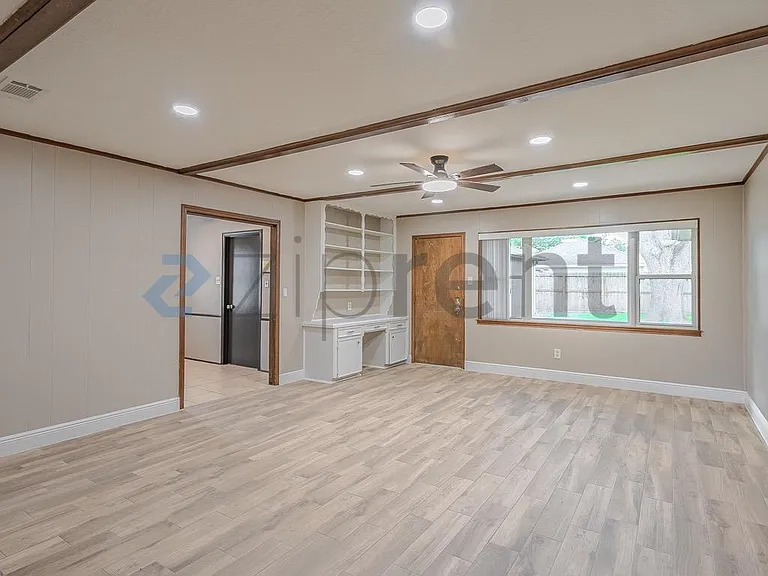 9006 Weymouth Dr — Photo 8