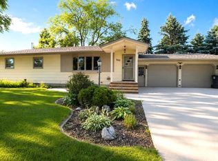 312 Cambridge Ave, Ipswich, SD 57451