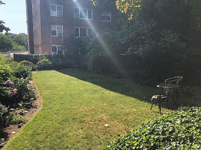 2nd image of 3720 Blackstone Ave APT 3