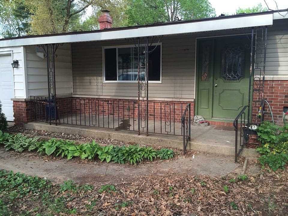 2nd image of 969 Maxwell Ave