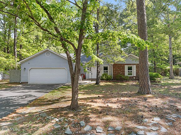 3rd image of 214 Baytree Drive