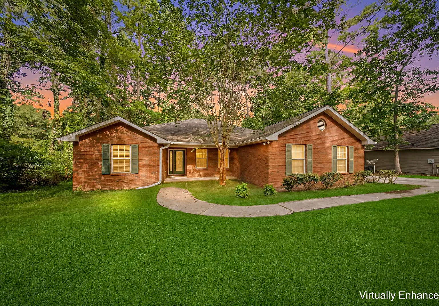 4 bed, 2.0 bath, 2000 sqft, $2,400 — Photo 1