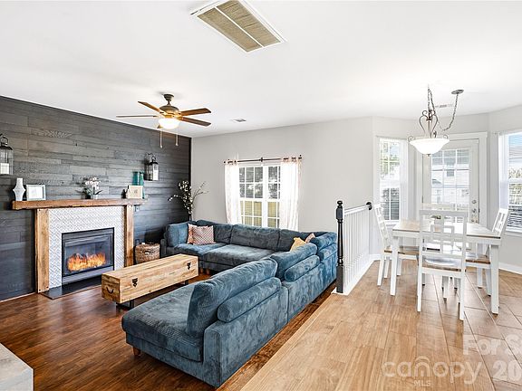 3rd image of 186 Scanlon Rd