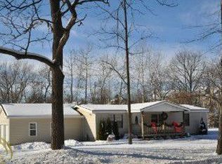 1595 Ormond Rd, White Lake, MI 48383