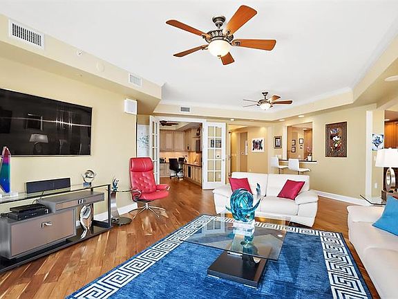 5th image of 300 Beach Dr NE APT 1501