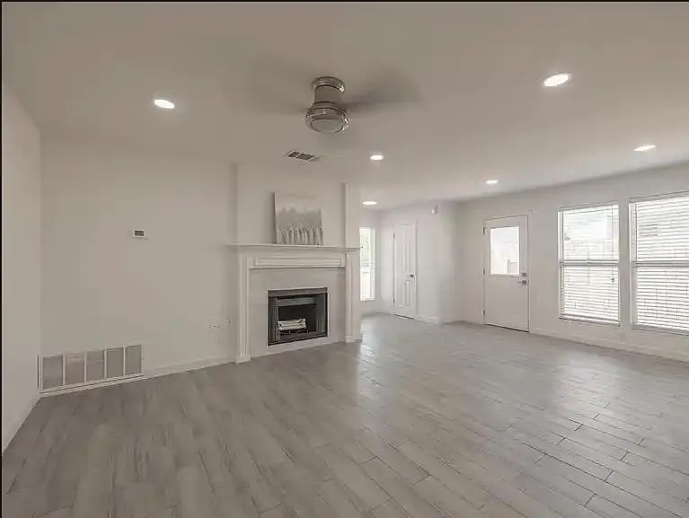 2 bed, 2.0 bath, 1018 sqft, $2,000 — Photo 1
