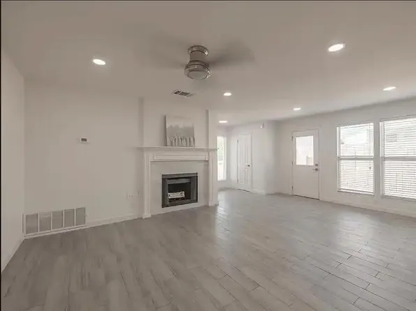 303 Fantail Loop APT B, Austin, TX 78734