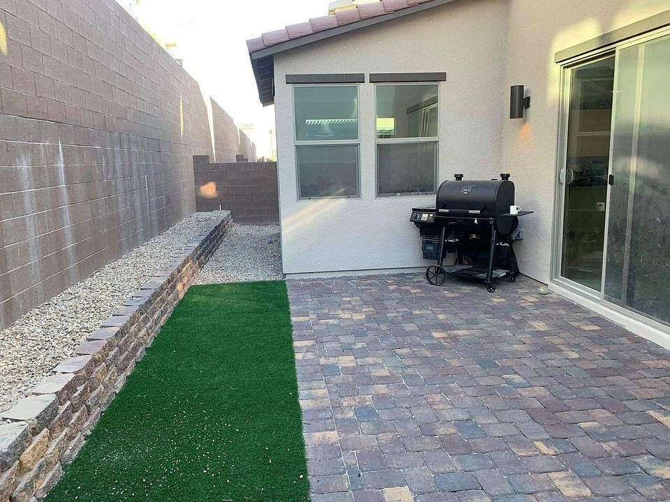 2nd image of 528 Founders Creek Ave #2