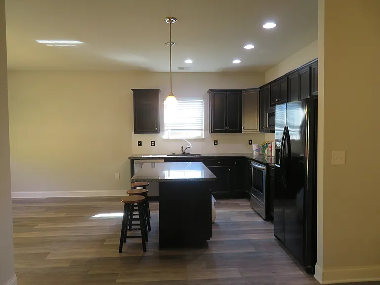 142 Shakleton Dr — Photo 8