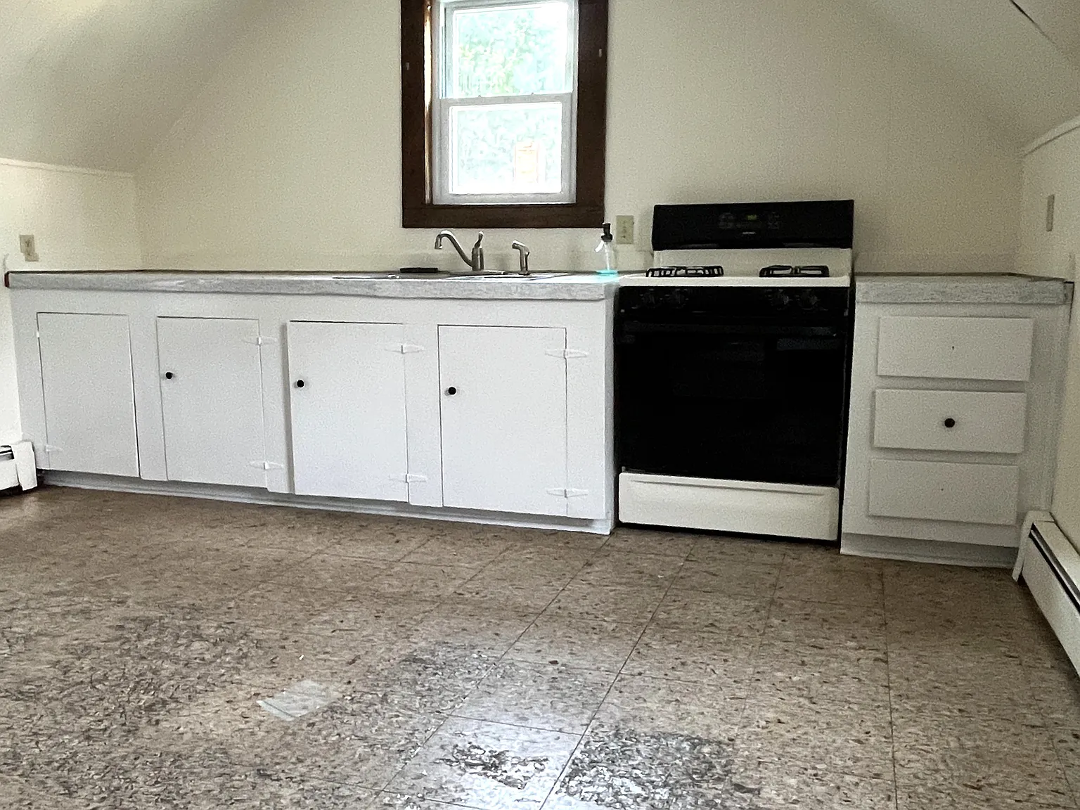 2 bed, 750 sqft, $1,699 — Photo 2